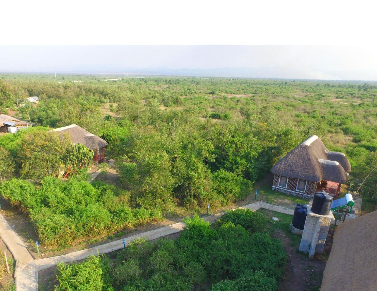 Irungu Forest Safari Lodge Katunguru Exterior photo