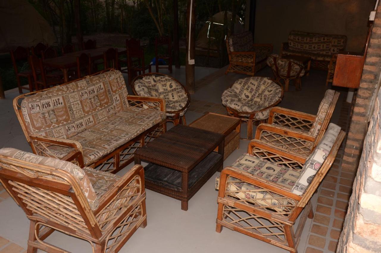 Irungu Forest Safari Lodge Katunguru Exterior photo