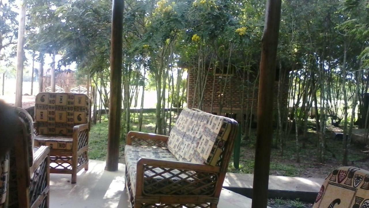 Irungu Forest Safari Lodge Katunguru Exterior photo
