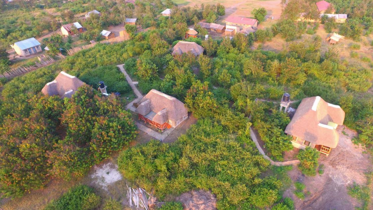 Irungu Forest Safari Lodge Katunguru Exterior photo